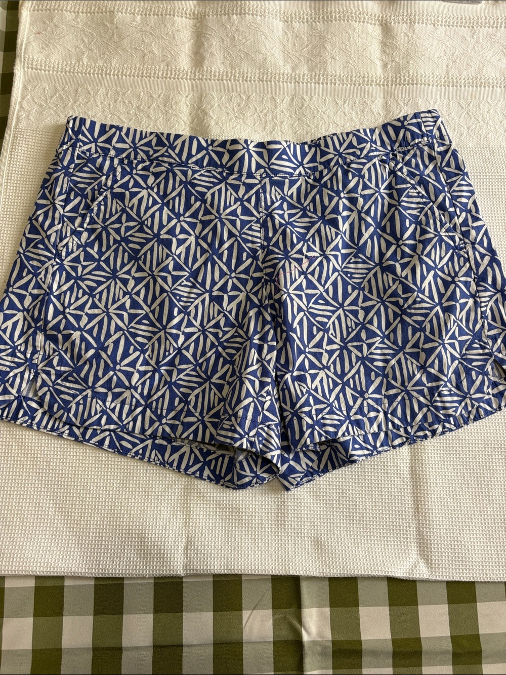 Lilly Pulitzer Ocean View pull on shorts